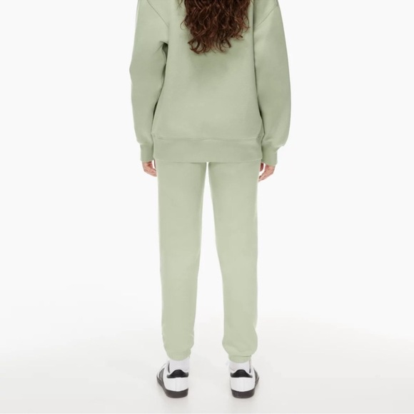 Aritzia TNA Cozy AF Sweatpants - Picture 4 of 10